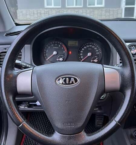 Черный Киа Рио, объемом двигателя 1.6 л и пробегом 230 тыс. км за 4900 $, фото 16 на Automoto.ua