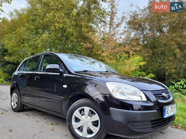 Черный Киа Рио, объемом двигателя 1.4 л и пробегом 184 тыс. км за 4999 $, фото 2 на Automoto.ua