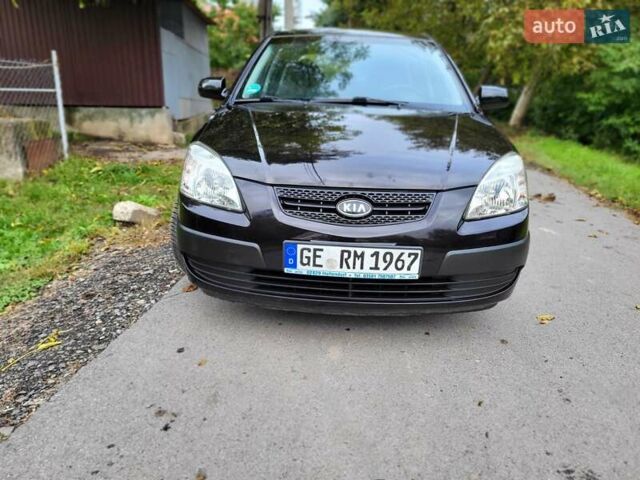 Черный Киа Рио, объемом двигателя 1.4 л и пробегом 184 тыс. км за 4999 $, фото 15 на Automoto.ua