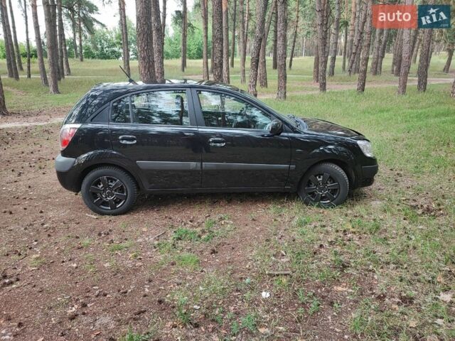 Чорний Кіа Ріо, об'ємом двигуна 1.34 л та пробігом 167 тис. км за 5000 $, фото 1 на Automoto.ua