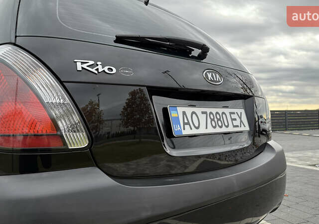 Черный Киа Рио, объемом двигателя 1.4 л и пробегом 151 тыс. км за 4000 $, фото 7 на Automoto.ua