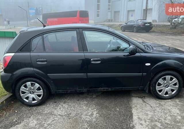 Черный Киа Рио, объемом двигателя 1.6 л и пробегом 230 тыс. км за 4900 $, фото 14 на Automoto.ua