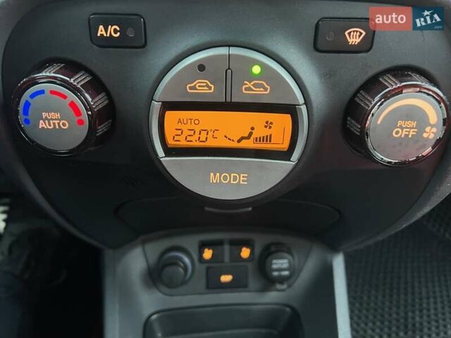 Черный Киа Рио, объемом двигателя 1.6 л и пробегом 230 тыс. км за 4900 $, фото 9 на Automoto.ua