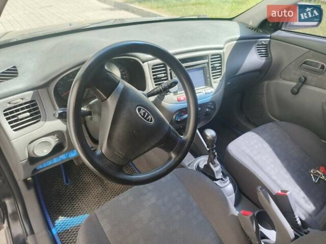 Черный Киа Рио, объемом двигателя 1.4 л и пробегом 237 тыс. км за 3500 $, фото 9 на Automoto.ua