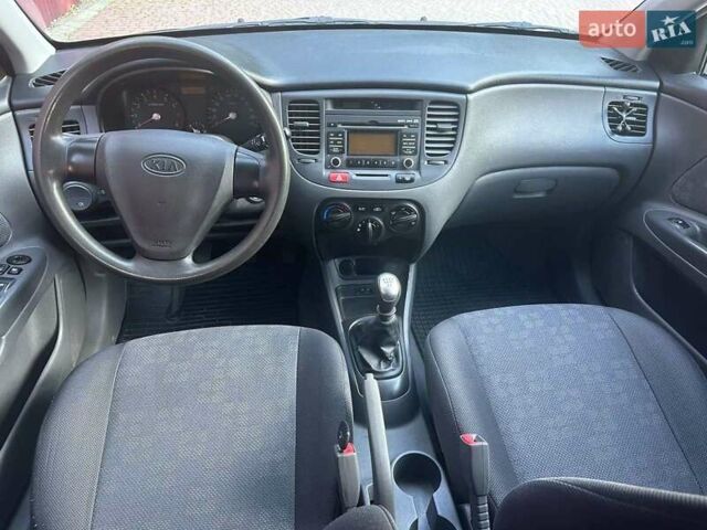 Черный Киа Рио, объемом двигателя 1.4 л и пробегом 102 тыс. км за 4499 $, фото 34 на Automoto.ua