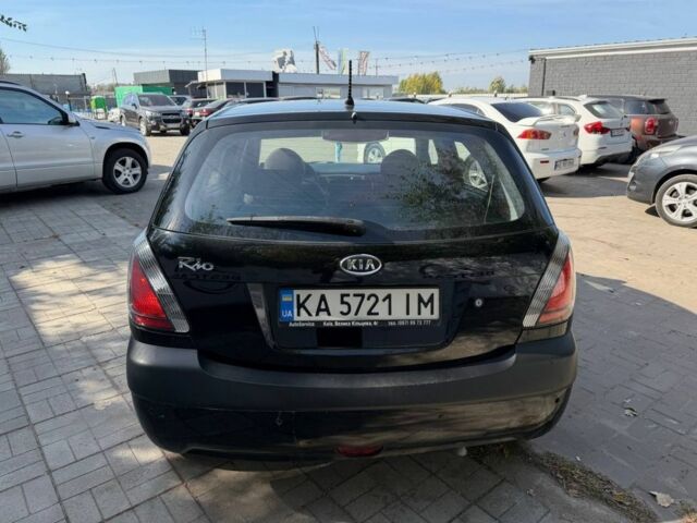Чорний Кіа Ріо, об'ємом двигуна 1.4 л та пробігом 160 тис. км за 5494 $, фото 5 на Automoto.ua