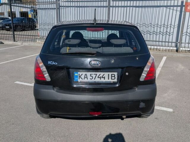 Чорний Кіа Ріо, об'ємом двигуна 1.4 л та пробігом 287 тис. км за 4400 $, фото 2 на Automoto.ua
