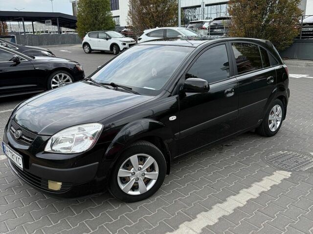 Чорний Кіа Ріо, об'ємом двигуна 1.4 л та пробігом 188 тис. км за 5100 $, фото 1 на Automoto.ua