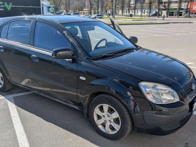 Черный Киа Рио, объемом двигателя 1.4 л и пробегом 287 тыс. км за 4400 $, фото 3 на Automoto.ua