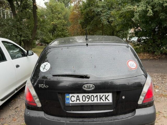 Чорний Кіа Ріо, об'ємом двигуна 1.4 л та пробігом 140 тис. км за 6500 $, фото 2 на Automoto.ua