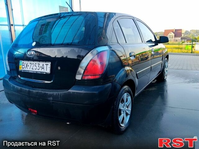 Черный Киа Рио, объемом двигателя 1.4 л и пробегом 349 тыс. км за 2599 $, фото 3 на Automoto.ua