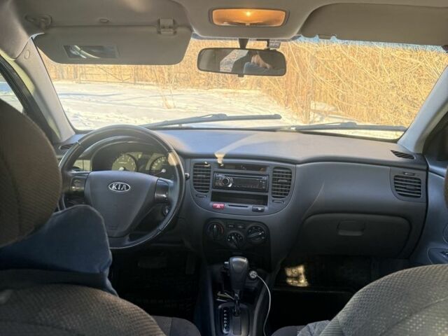 Чорний Кіа Ріо, об'ємом двигуна 1.4 л та пробігом 208 тис. км за 6200 $, фото 5 на Automoto.ua