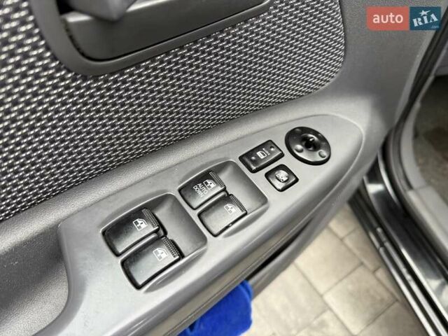 Черный Киа Рио, объемом двигателя 1.4 л и пробегом 166 тыс. км за 6000 $, фото 14 на Automoto.ua