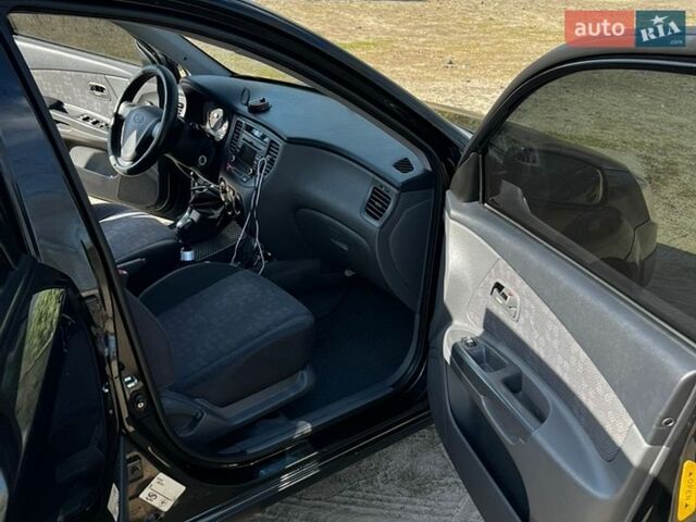 Черный Киа Рио, объемом двигателя 1.4 л и пробегом 103 тыс. км за 3400 $, фото 22 на Automoto.ua