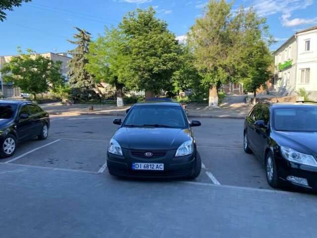 Чорний Кіа Ріо, об'ємом двигуна 1.4 л та пробігом 208 тис. км за 3650 $, фото 1 на Automoto.ua