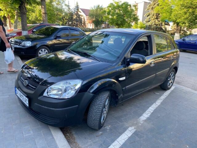 Чорний Кіа Ріо, об'ємом двигуна 1.4 л та пробігом 208 тис. км за 3650 $, фото 3 на Automoto.ua