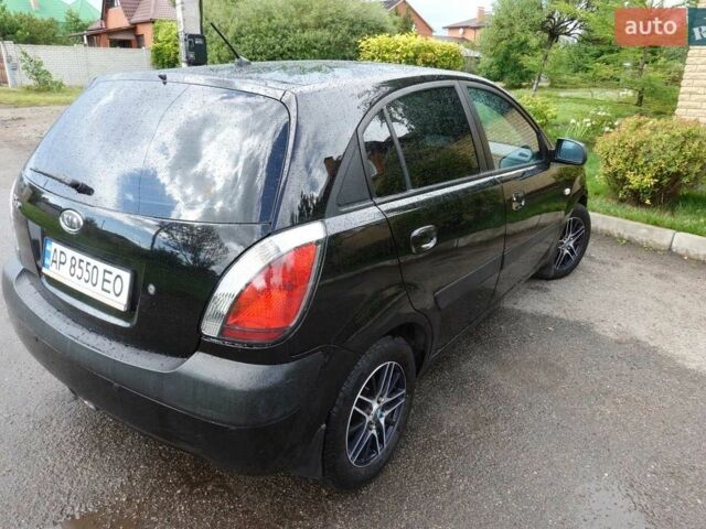 Черный Киа Рио, объемом двигателя 1.4 л и пробегом 216 тыс. км за 3700 $, фото 9 на Automoto.ua