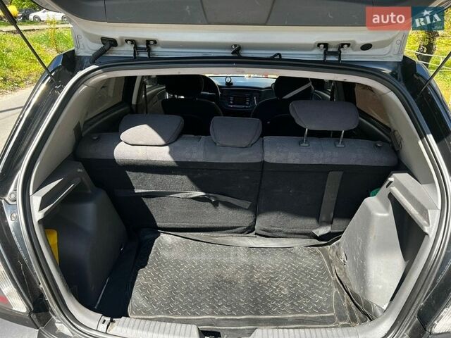 Черный Киа Рио, объемом двигателя 1.4 л и пробегом 103 тыс. км за 3400 $, фото 14 на Automoto.ua