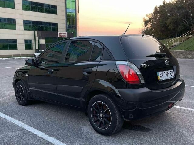 Черный Киа Рио, объемом двигателя 1.4 л и пробегом 230 тыс. км за 3850 $, фото 9 на Automoto.ua
