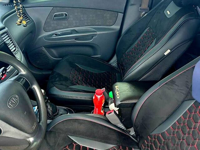 Чорний Кіа Ріо, об'ємом двигуна 1.4 л та пробігом 205 тис. км за 5000 $, фото 2 на Automoto.ua