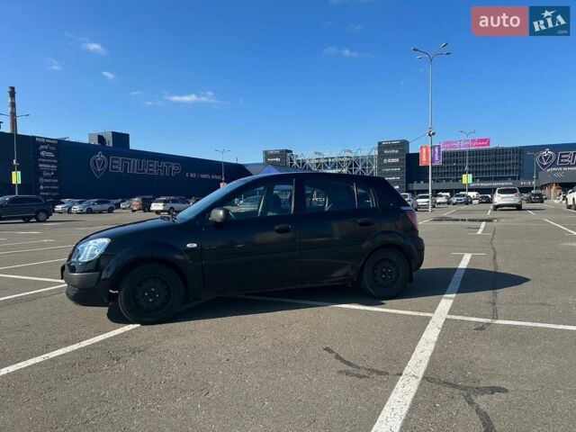 Чорний Кіа Ріо, об'ємом двигуна 1.4 л та пробігом 167 тис. км за 2900 $, фото 2 на Automoto.ua