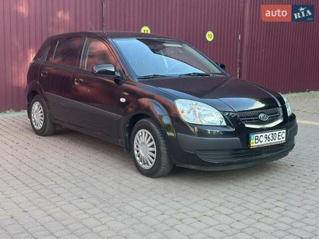 Черный Киа Рио, объемом двигателя 1.4 л и пробегом 102 тыс. км за 4499 $, фото 3 на Automoto.ua