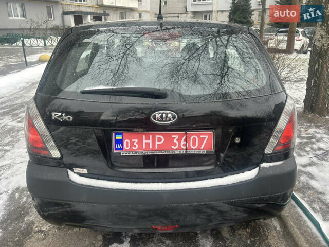 Чорний Кіа Ріо, об'ємом двигуна 1.4 л та пробігом 166 тис. км за 5450 $, фото 5 на Automoto.ua