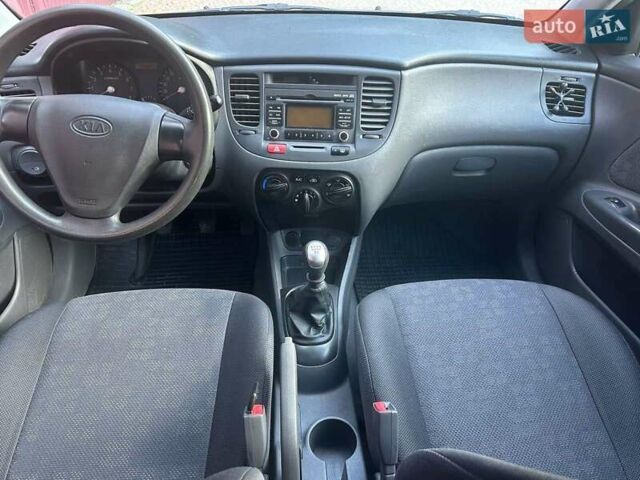 Черный Киа Рио, объемом двигателя 1.4 л и пробегом 102 тыс. км за 4499 $, фото 32 на Automoto.ua