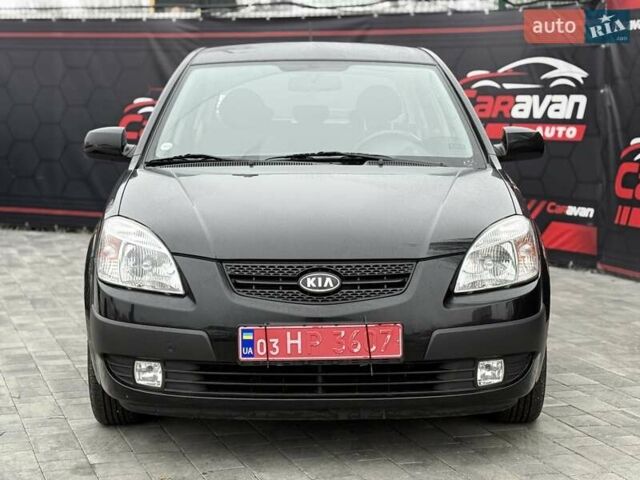 Черный Киа Рио, объемом двигателя 1.4 л и пробегом 166 тыс. км за 6000 $, фото 4 на Automoto.ua