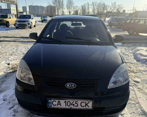 Чорний Кіа Ріо, об'ємом двигуна 1.4 л та пробігом 208 тис. км за 6200 $, фото 1 на Automoto.ua