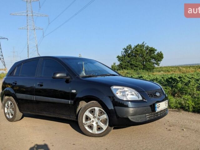 Черный Киа Рио, объемом двигателя 1.4 л и пробегом 160 тыс. км за 6200 $, фото 5 на Automoto.ua