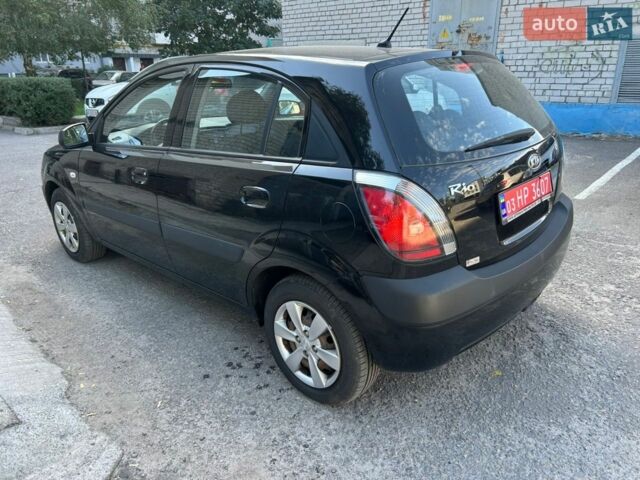 Черный Киа Рио, объемом двигателя 1.4 л и пробегом 167 тыс. км за 5200 $, фото 4 на Automoto.ua