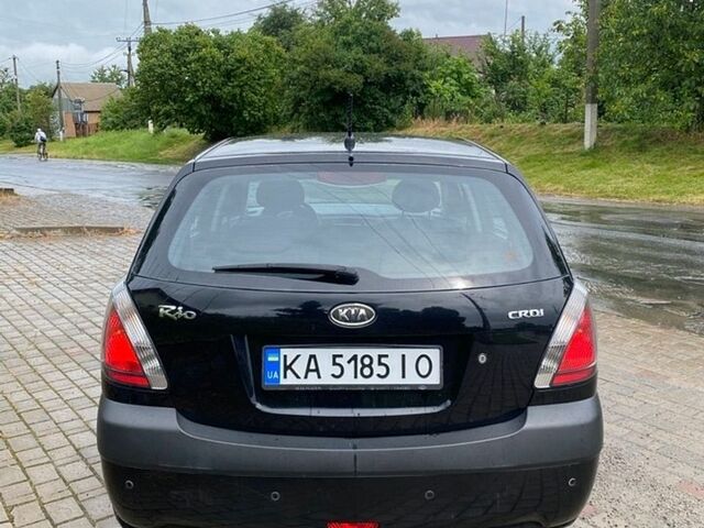 Чорний Кіа Ріо, об'ємом двигуна 1.49 л та пробігом 241 тис. км за 4350 $, фото 7 на Automoto.ua