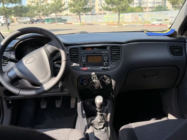 Чорний Кіа Ріо, об'ємом двигуна 1.4 л та пробігом 260 тис. км за 4600 $, фото 18 на Automoto.ua