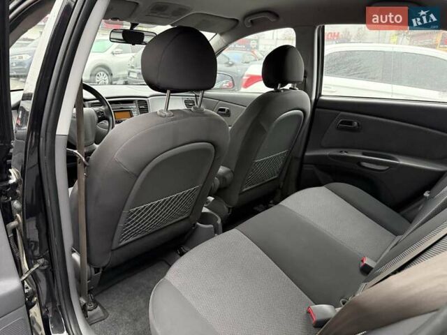 Черный Киа Рио, объемом двигателя 1.4 л и пробегом 166 тыс. км за 6000 $, фото 17 на Automoto.ua