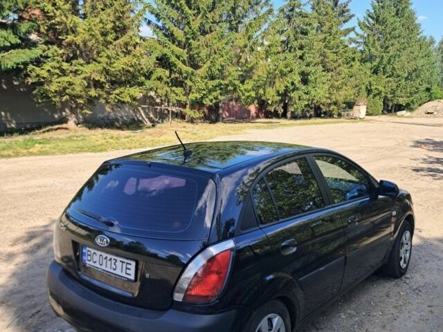 Чорний Кіа Ріо, об'ємом двигуна 1.4 л та пробігом 240 тис. км за 3711 $, фото 4 на Automoto.ua
