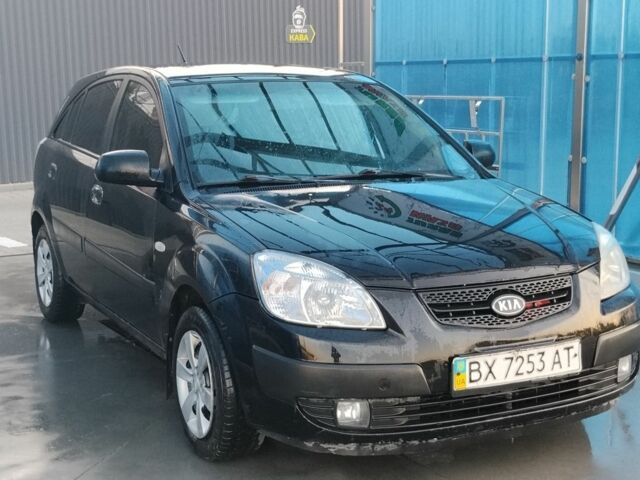 Черный Киа Рио, объемом двигателя 1.4 л и пробегом 349 тыс. км за 2599 $, фото 6 на Automoto.ua