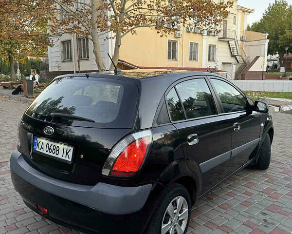 Черный Киа Рио, объемом двигателя 1.4 л и пробегом 269 тыс. км за 3400 $, фото 3 на Automoto.ua