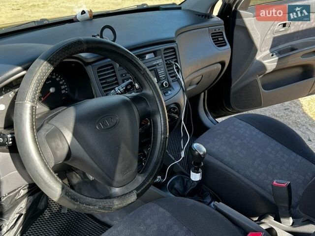 Черный Киа Рио, объемом двигателя 1.4 л и пробегом 103 тыс. км за 3400 $, фото 20 на Automoto.ua