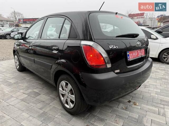 Черный Киа Рио, объемом двигателя 1.4 л и пробегом 166 тыс. км за 6000 $, фото 7 на Automoto.ua