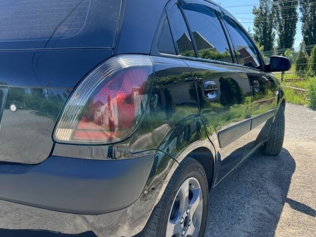 Черный Киа Рио, объемом двигателя 1.4 л и пробегом 240 тыс. км за 5200 $, фото 3 на Automoto.ua