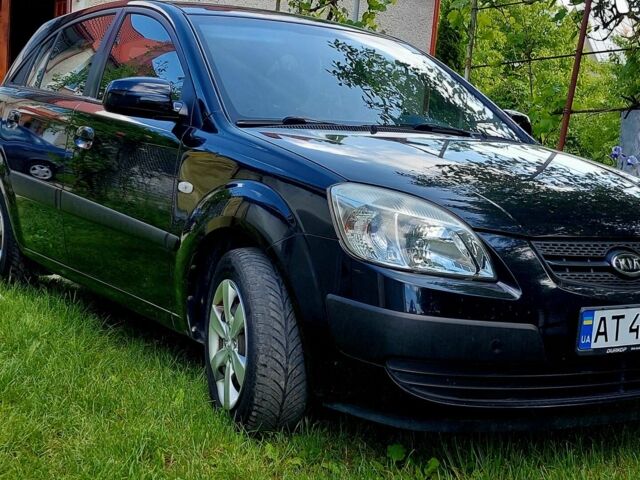 Чорний Кіа Ріо, об'ємом двигуна 1.4 л та пробігом 290 тис. км за 4600 $, фото 7 на Automoto.ua