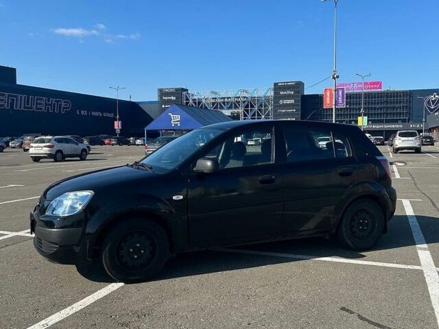 Чорний Кіа Ріо, об'ємом двигуна 1.4 л та пробігом 167 тис. км за 2900 $, фото 3 на Automoto.ua