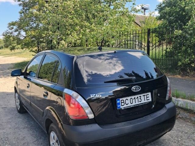 Чорний Кіа Ріо, об'ємом двигуна 1.4 л та пробігом 240 тис. км за 3711 $, фото 5 на Automoto.ua