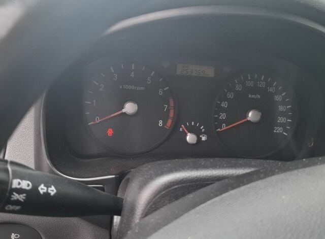 Чорний Кіа Ріо, об'ємом двигуна 2 л та пробігом 253 тис. км за 3534 $, фото 4 на Automoto.ua