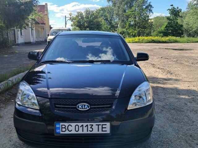 Чорний Кіа Ріо, об'ємом двигуна 1.4 л та пробігом 240 тис. км за 3711 $, фото 1 на Automoto.ua