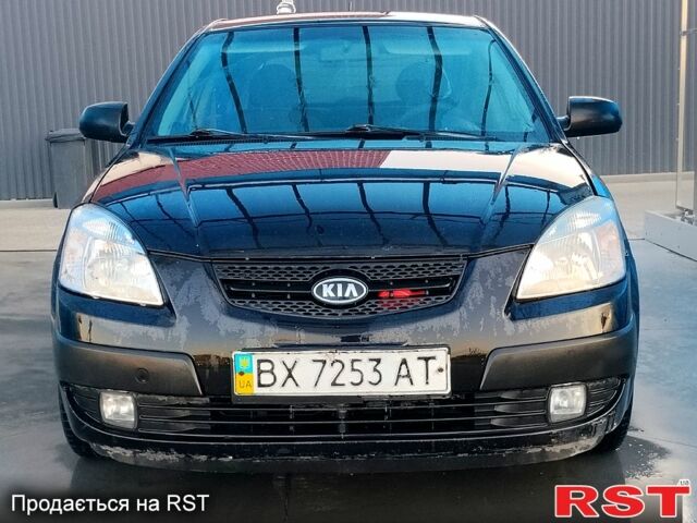 Черный Киа Рио, объемом двигателя 1.4 л и пробегом 349 тыс. км за 2599 $, фото 1 на Automoto.ua