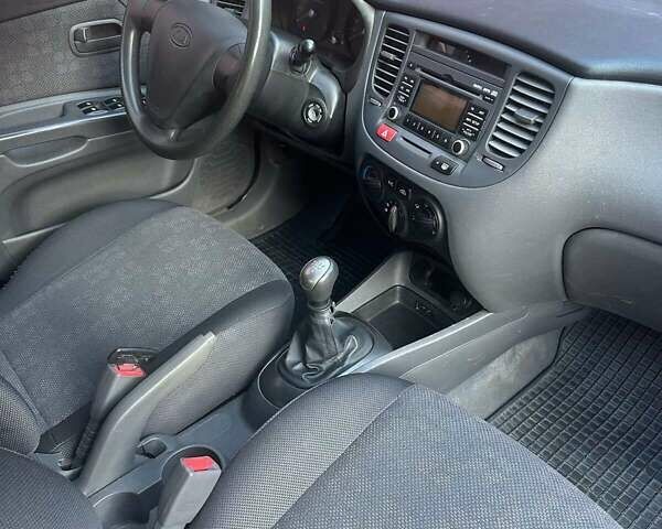 Черный Киа Рио, объемом двигателя 1.4 л и пробегом 102 тыс. км за 4499 $, фото 38 на Automoto.ua