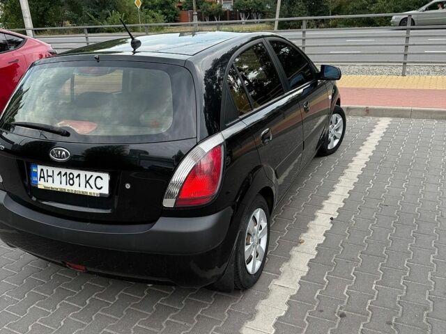 Чорний Кіа Ріо, об'ємом двигуна 1.4 л та пробігом 188 тис. км за 5100 $, фото 3 на Automoto.ua