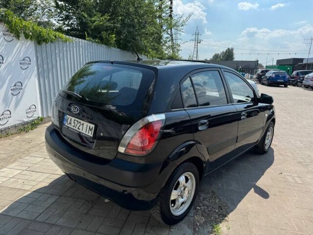 Чорний Кіа Ріо, об'ємом двигуна 1.4 л та пробігом 180 тис. км за 6036 $, фото 3 на Automoto.ua